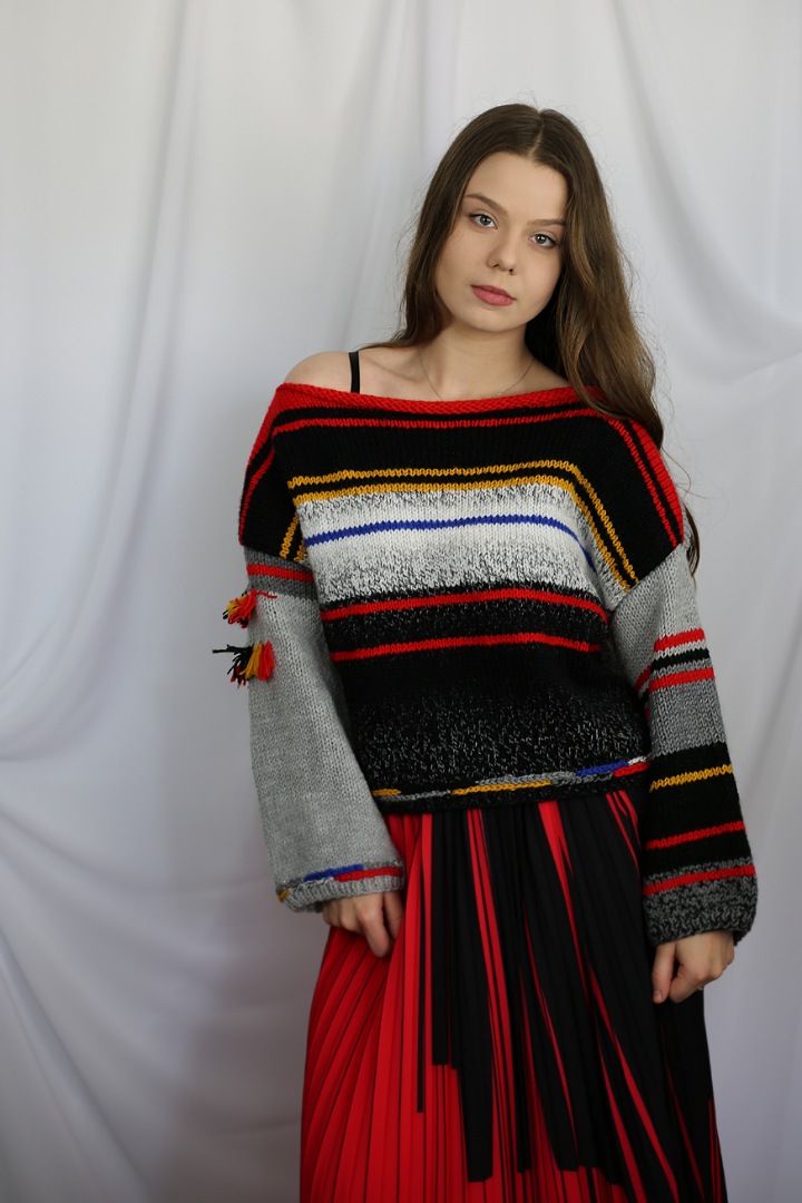 Sweter otulona kolorem